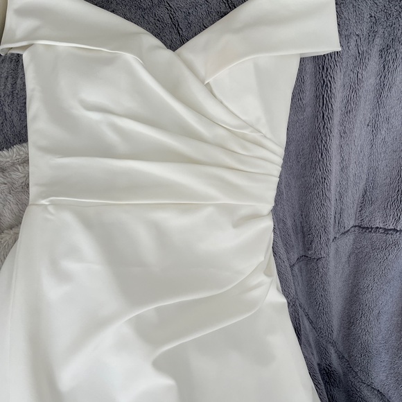 DB studio Wedding Dress - Picture 4 of 5